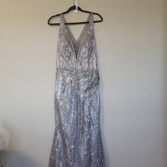 Mac Duggal Sequin Silver Illusion Back Crystal Crisscross Back Gown Plus Size 14 - Picture 6 of 10